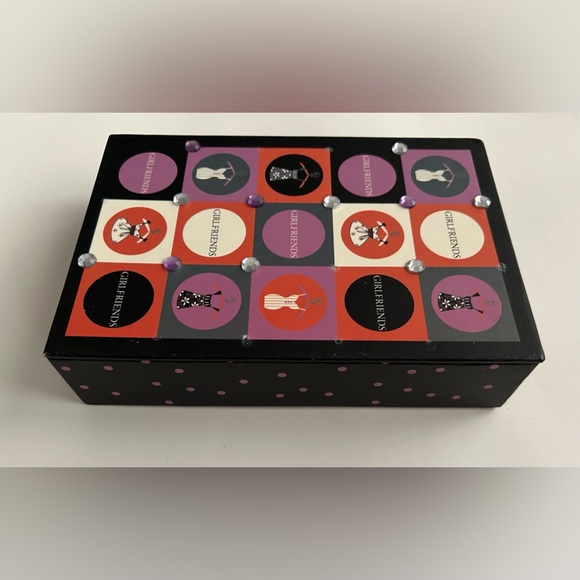 New T.A.R. Designs 18 Blank Greeting Cards "Girlfriends" - Picture 6 of 16